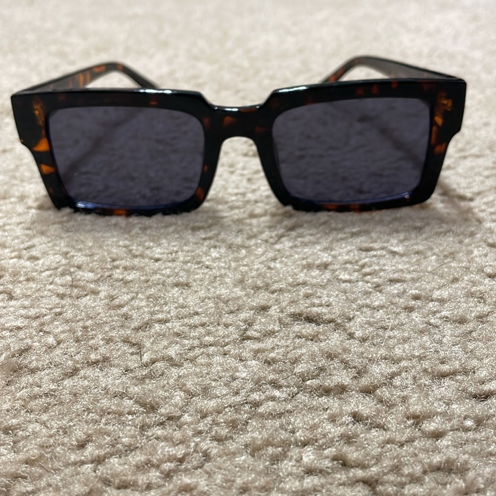 Sunglasses For Women Minimalist Classic Design Fashion UV400 Square Sun Glasses - Picture 5 of 7